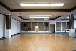 Highliner Hotel & Conference Centre