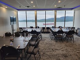 Highliner Hotel & Conference Centre