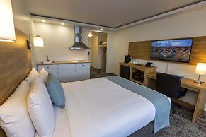 Highliner Hotel & Conference Centre