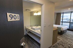 Highliner Hotel & Conference Centre