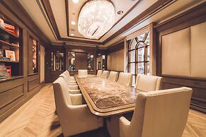 The Michelangelo Hotel