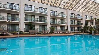 Best Western Plus Lamplighter Inn & Conference Centre