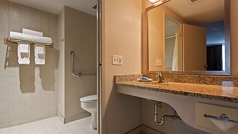 Best Western Plus Lamplighter Inn & Conference Centre