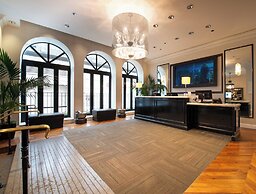 Holiday Inn Express Chicago - Magnificent Mile by IHG