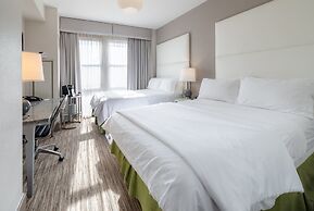 Holiday Inn Express Chicago - Magnificent Mile by IHG