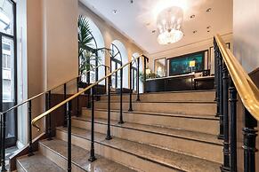 Holiday Inn Express Chicago - Magnificent Mile by IHG