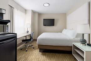 Holiday Inn Express Chicago - Magnificent Mile by IHG