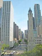 Holiday Inn Express Chicago - Magnificent Mile by IHG