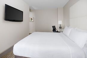 Holiday Inn Express Chicago - Magnificent Mile by IHG