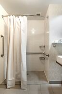 Holiday Inn Express Chicago - Magnificent Mile by IHG