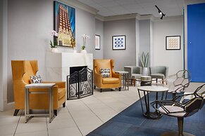 Holiday Inn Express Chicago - Magnificent Mile by IHG