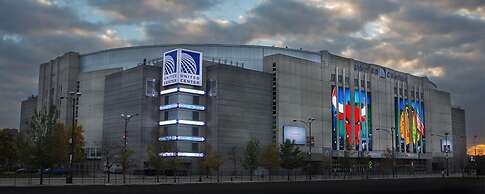 Holiday Inn Express Chicago - Magnificent Mile by IHG