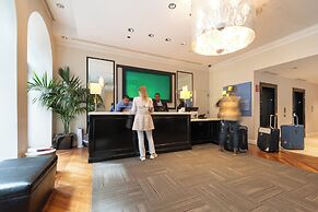 Holiday Inn Express Chicago - Magnificent Mile by IHG