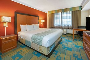 La Quinta Inn & Suites by Wyndham Seattle Sea-Tac Airport