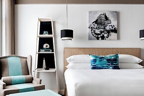 The Blackstone, Autograph Collection