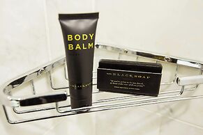 The Blackstone, Autograph Collection