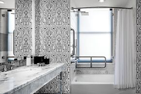 The Blackstone, Autograph Collection