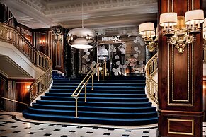 The Blackstone, Autograph Collection