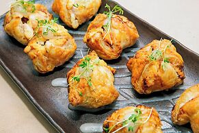 The Blackstone, Autograph Collection