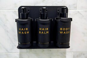 The Blackstone, Autograph Collection