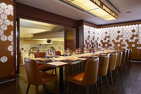 The Blackstone, Autograph Collection