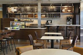 Courtyard by Marriott Fresno