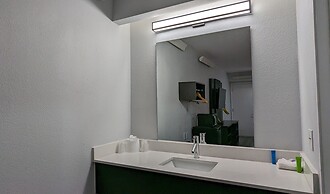 Motel 6 Nashua, NH - South