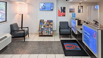 Motel 6 Nashua, NH - South