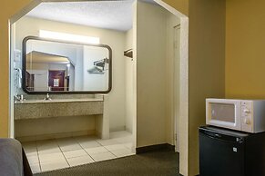 Rodeway Inn & Suites