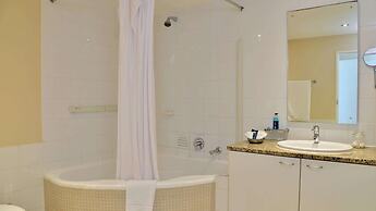 Peninsula All-Suite Hotel by Dream Resorts