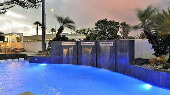 Peninsula All-Suite Hotel by Dream Resorts