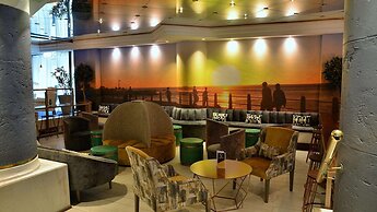 Peninsula All-Suite Hotel by Dream Resorts