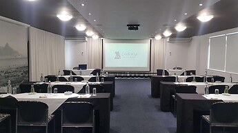 Peninsula All-Suite Hotel by Dream Resorts