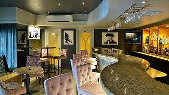 Peninsula All-Suite Hotel by Dream Resorts