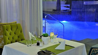 Peninsula All-Suite Hotel by Dream Resorts