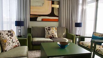 Peninsula All-Suite Hotel by Dream Resorts