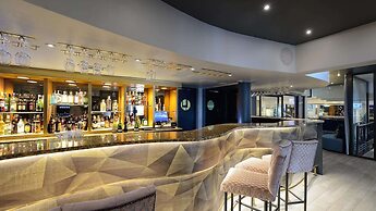 Peninsula All-Suite Hotel by Dream Resorts