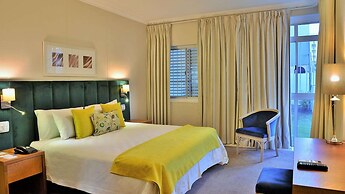 Peninsula All-Suite Hotel by Dream Resorts