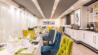 Peninsula All-Suite Hotel by Dream Resorts