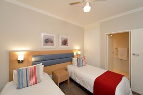 Peninsula All-Suite Hotel by Dream Resorts