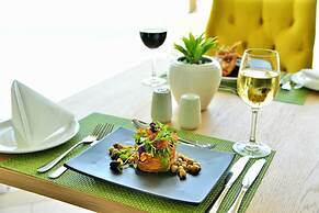 Peninsula All-Suite Hotel by Dream Resorts