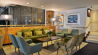 Peninsula All-Suite Hotel by Dream Resorts