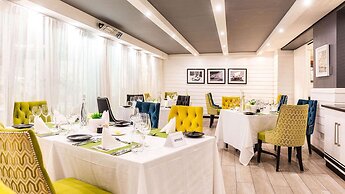 Peninsula All-Suite Hotel by Dream Resorts