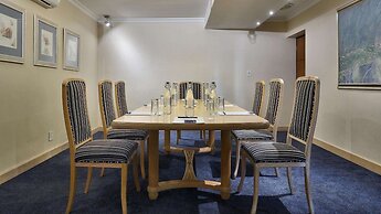 Peninsula All-Suite Hotel by Dream Resorts