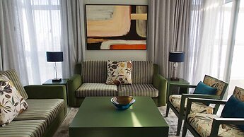 Peninsula All-Suite Hotel by Dream Resorts