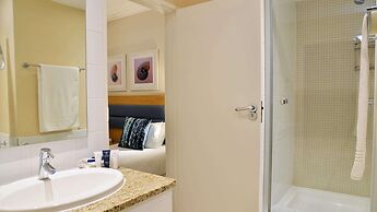 Peninsula All-Suite Hotel by Dream Resorts