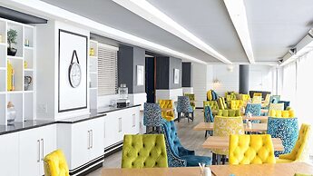 Peninsula All-Suite Hotel by Dream Resorts