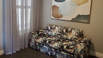 Peninsula All-Suite Hotel by Dream Resorts