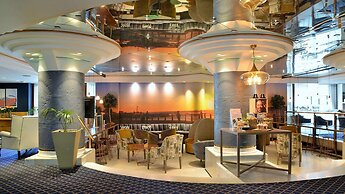 Peninsula All-Suite Hotel by Dream Resorts