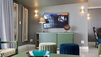 Peninsula All-Suite Hotel by Dream Resorts